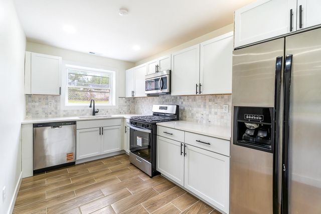 830 W 39th Avenue, Gary, IN 46408