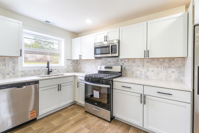830 W 39th Avenue, Gary, IN 46408
