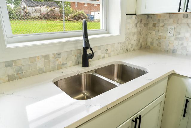 830 W 39th Avenue, Gary, IN 46408