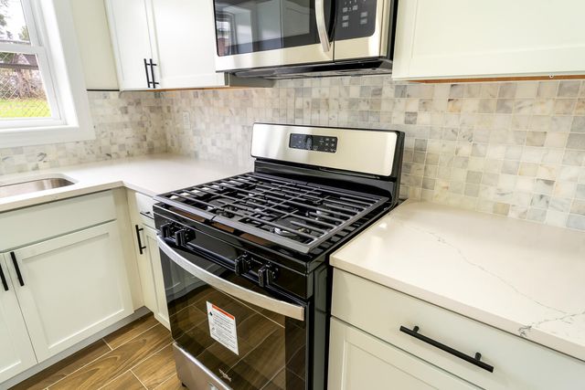 830 W 39th Avenue, Gary, IN 46408
