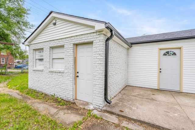 830 W 39th Avenue, Gary, IN 46408