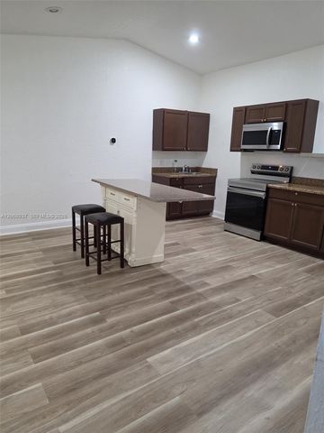 9165 SW 18th Street 1, Boca Raton, FL 33428