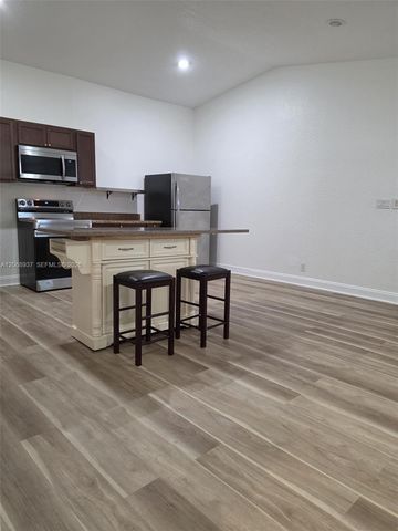 9165 SW 18th Street 1, Boca Raton, FL 33428