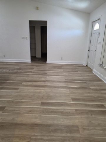 9165 SW 18th Street 1, Boca Raton, FL 33428