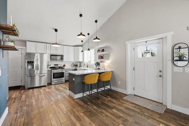 69 Hart Road, Sun Prairie, WI 53590