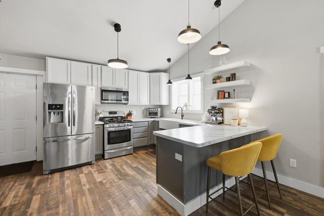 69 Hart Road, Sun Prairie, WI 53590