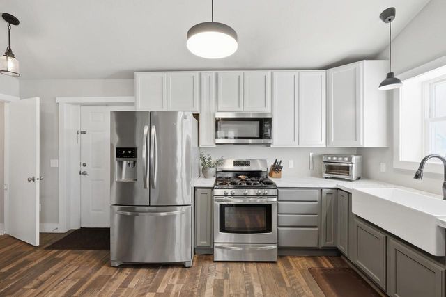 69 Hart Road, Sun Prairie, WI 53590