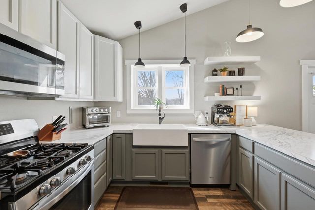 69 Hart Road, Sun Prairie, WI 53590