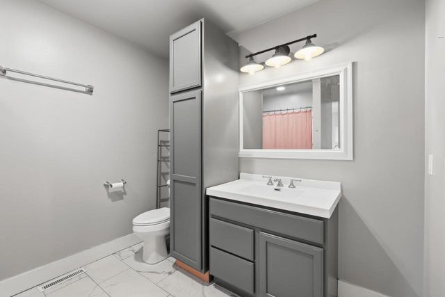 69 Hart Road, Sun Prairie, WI 53590