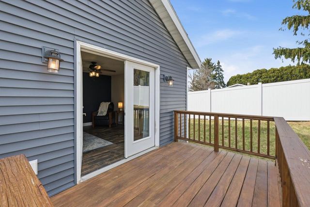 69 Hart Road, Sun Prairie, WI 53590