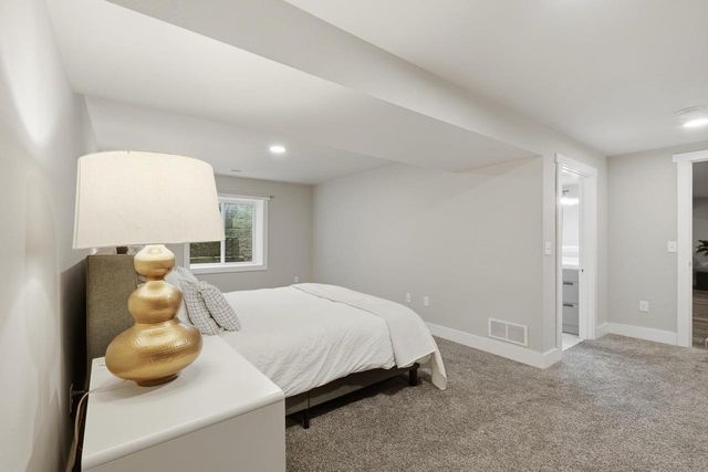 69 Hart Road, Sun Prairie, WI 53590