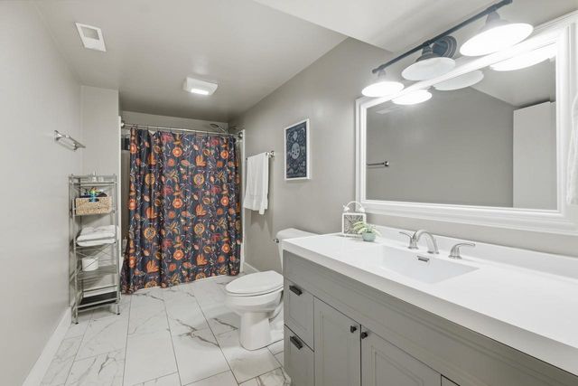 69 Hart Road, Sun Prairie, WI 53590