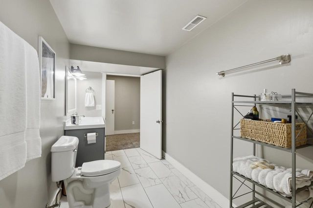 69 Hart Road, Sun Prairie, WI 53590