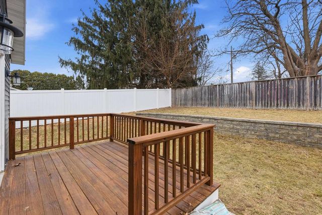 69 Hart Road, Sun Prairie, WI 53590