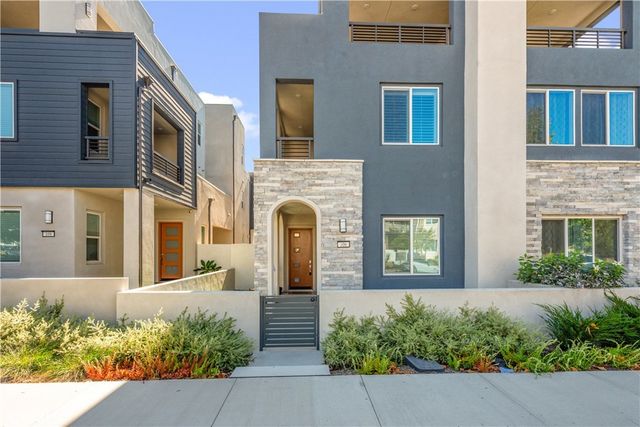 106 Culture, Irvine, CA 92618