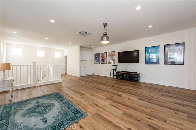 106 Culture, Irvine, CA 92618