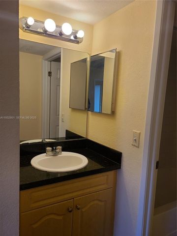 9983 S Nob Hill Ct ., Sunrise, FL 33351