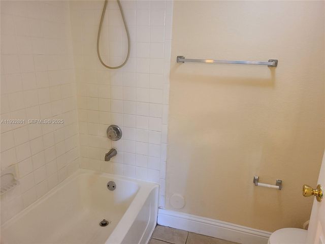 9983 S Nob Hill Ct ., Sunrise, FL 33351