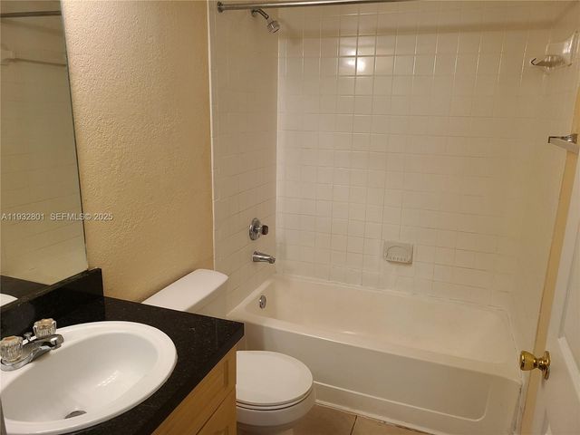 9983 S Nob Hill Ct ., Sunrise, FL 33351