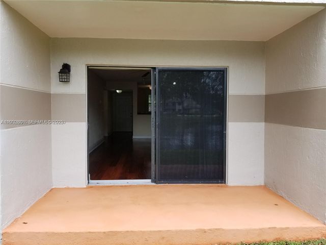 9983 S Nob Hill Ct ., Sunrise, FL 33351