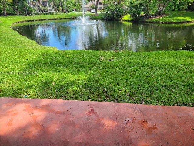 9983 S Nob Hill Ct ., Sunrise, FL 33351