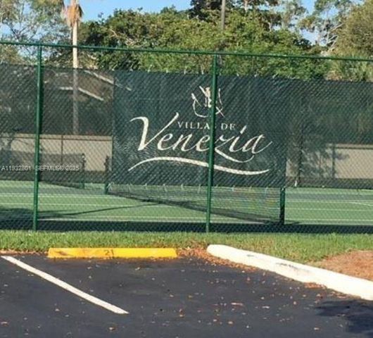 9983 S Nob Hill Ct ., Sunrise, FL 33351