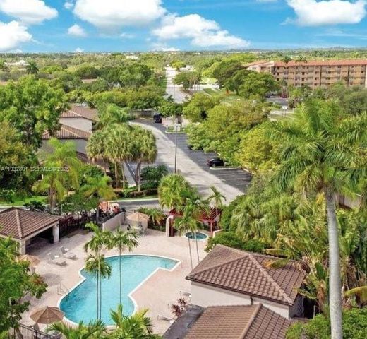 9983 S Nob Hill Ct ., Sunrise, FL 33351