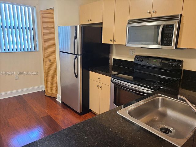 9983 S Nob Hill Ct ., Sunrise, FL 33351