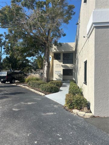 1715 E BAY DRIVE F, Largo, FL 33771