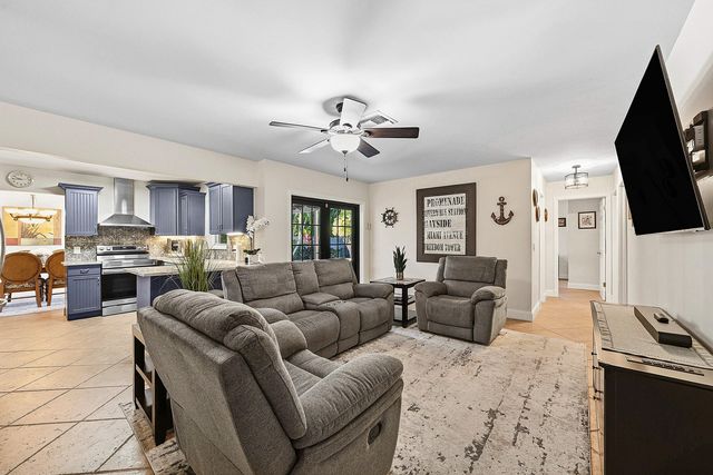 6885 Tradewind Way, Lake Worth, FL 33462