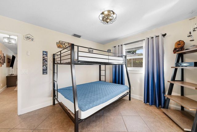 6885 Tradewind Way, Lake Worth, FL 33462