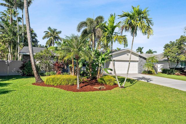 6885 Tradewind Way, Lake Worth, FL 33462