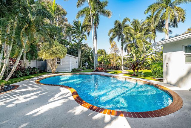 6885 Tradewind Way, Lake Worth, FL 33462