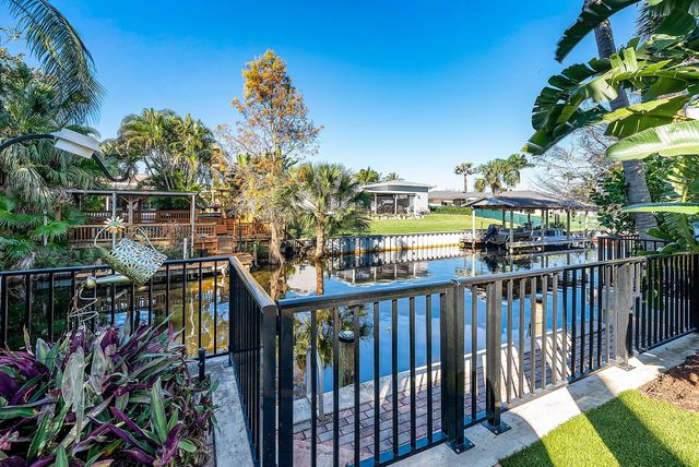 6885 Tradewind Way, Lake Worth, FL 33462