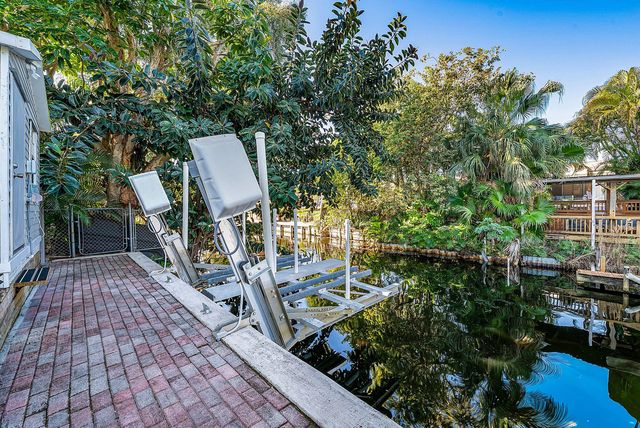 6885 Tradewind Way, Lake Worth, FL 33462