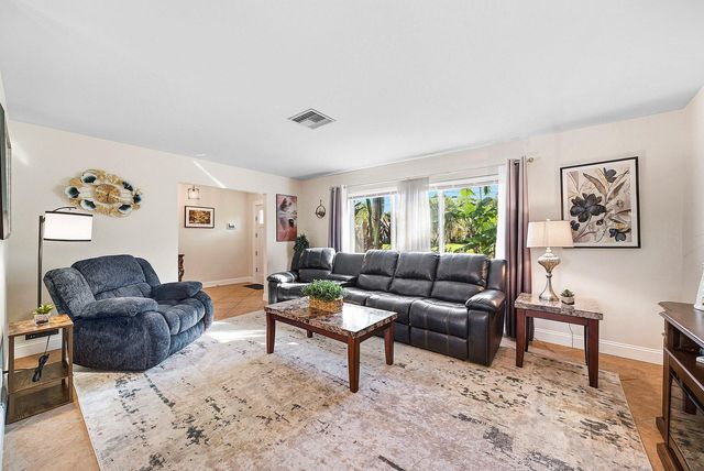 6885 Tradewind Way, Lake Worth, FL 33462