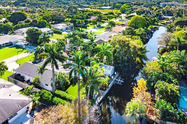 6885 Tradewind Way, Lake Worth, FL 33462