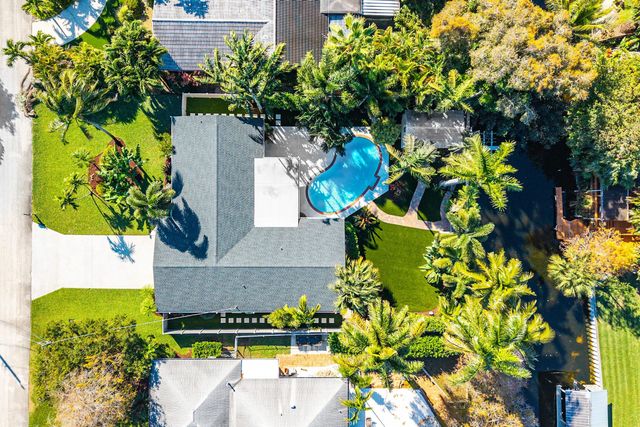 6885 Tradewind Way, Lake Worth, FL 33462