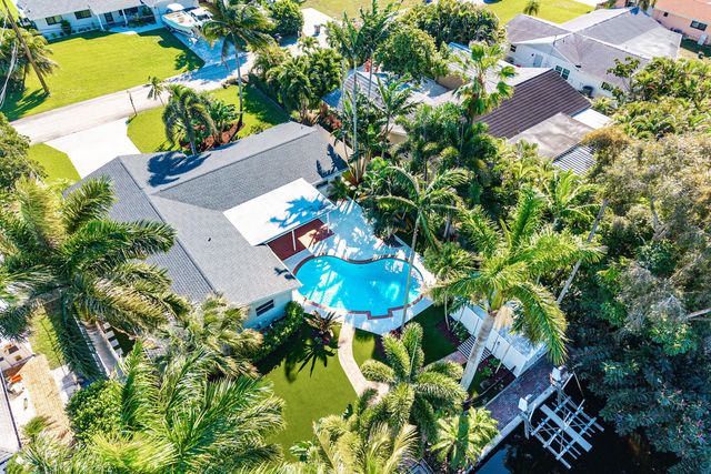 6885 Tradewind Way, Lake Worth, FL 33462