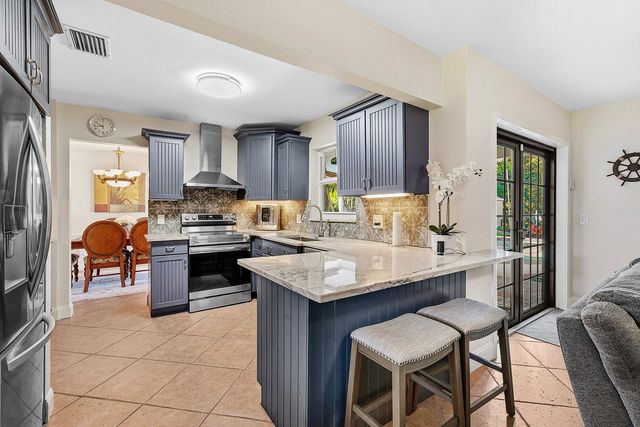 6885 Tradewind Way, Lake Worth, FL 33462