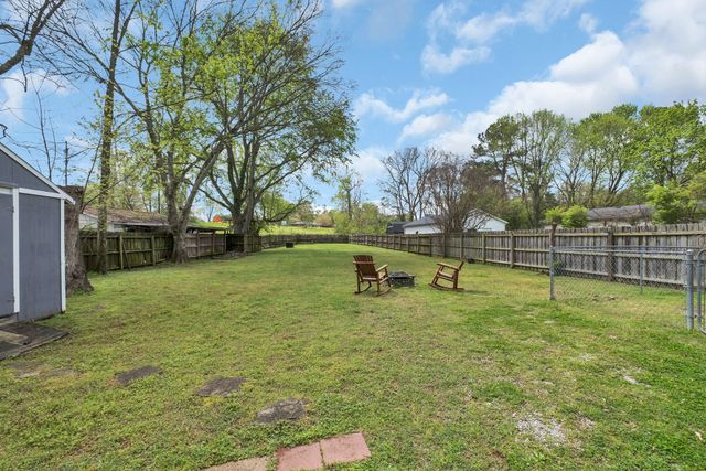 2845 Colonial Cir, Nashville, TN 37214