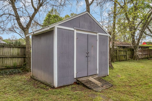 2845 Colonial Cir, Nashville, TN 37214