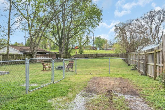 2845 Colonial Cir, Nashville, TN 37214