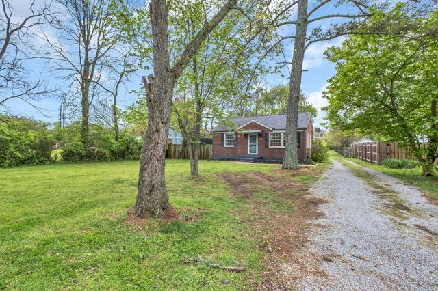 2845 Colonial Cir, Nashville, TN 37214