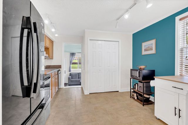 2845 Colonial Cir, Nashville, TN 37214