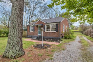 2845 Colonial Cir, Nashville, TN 37214
