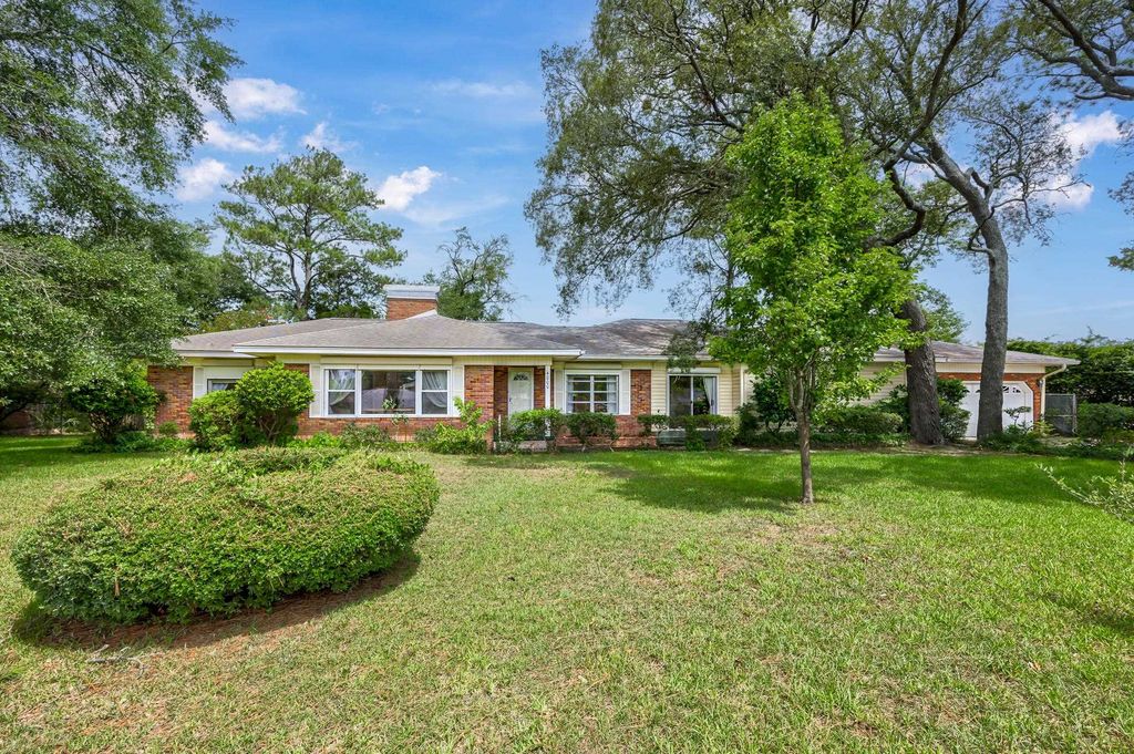 4000 Poinsett St., North Myrtle Beach, SC 29582