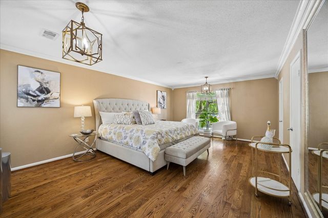 2555 Bering Drive 1, Houston, TX 77057