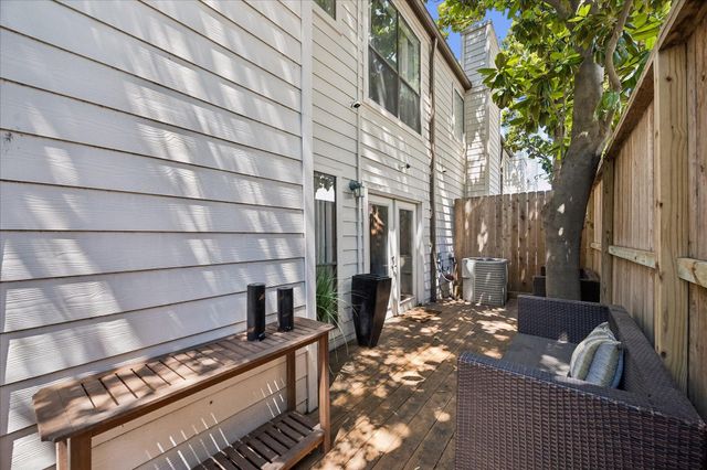 2555 Bering Drive 1, Houston, TX 77057