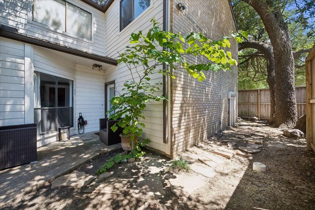 2555 Bering Drive 1, Houston, TX 77057